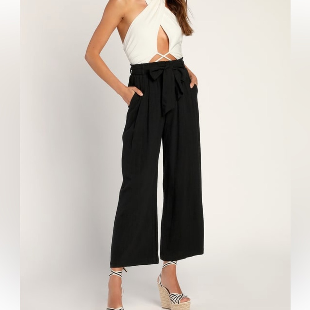 Lulus Chic Charming wide leg Paperbag Pants 🖤